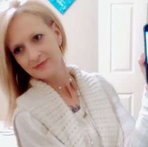 Meet your Posher, Debra